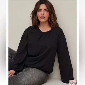 NWT size 2 (18/20) Torrid Blouse